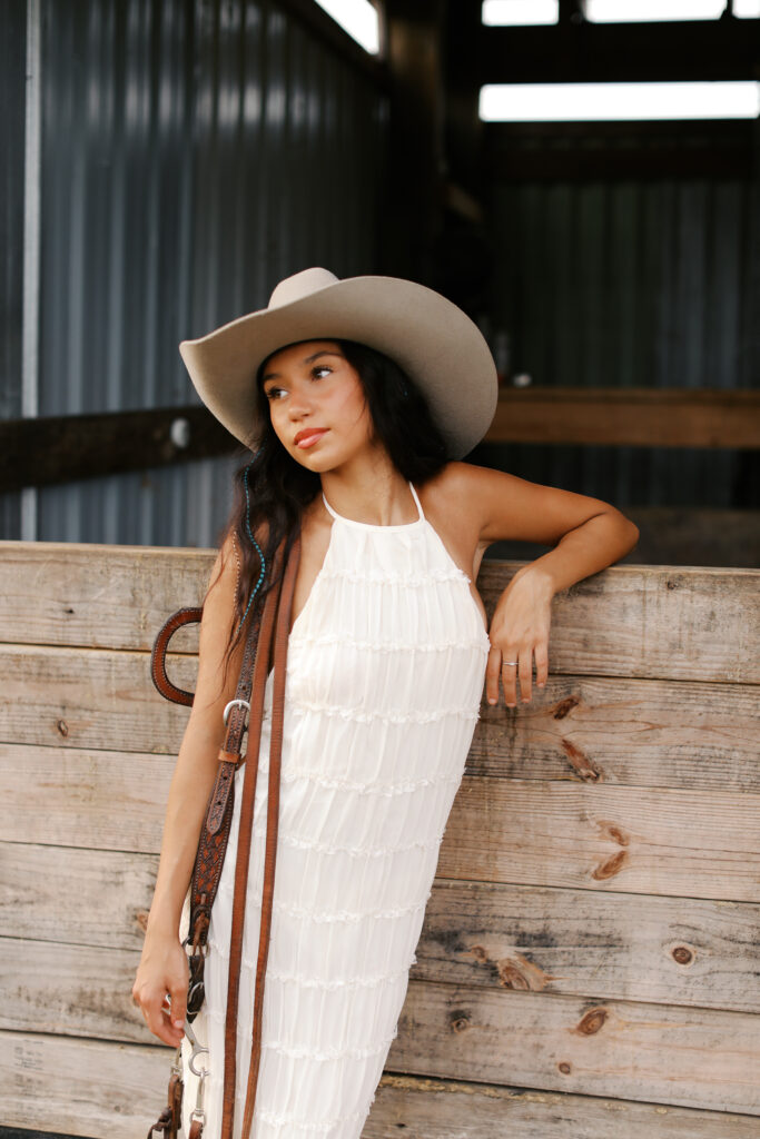darlin' seniors portrait in friendswood, texas at ranch