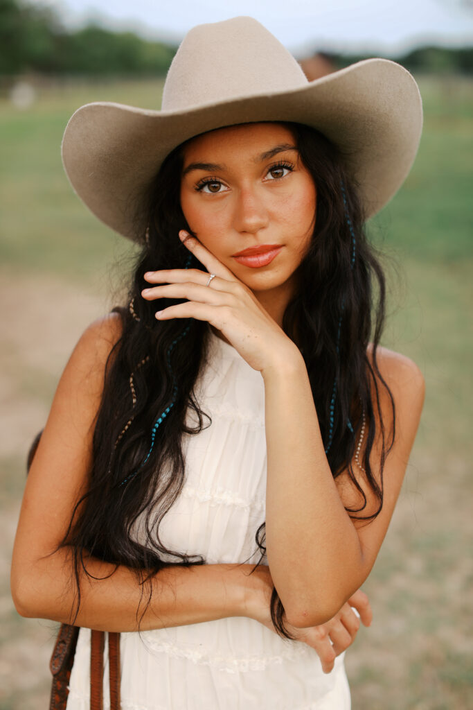 darlin' seniors portrait in friendswood, texas at ranch